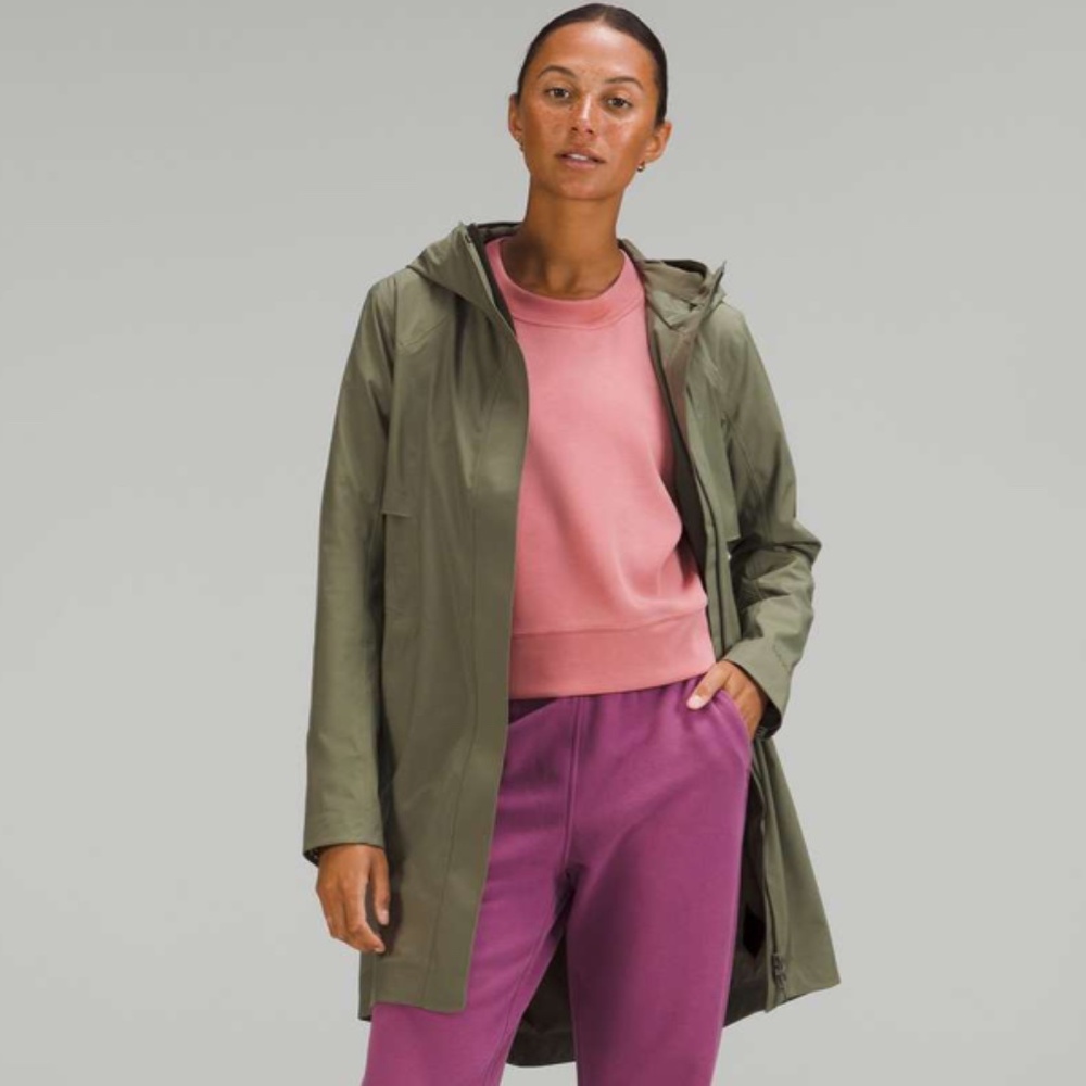 NWT Lululemon Rain Rebel Waterproof Jacket (Size 6) in Medium Olive